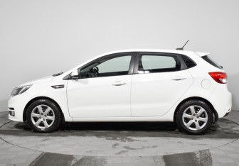 Подержанный автомобиль Kia Rio Hatchback 2017 года (8 фото)