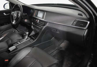 Подержанный автомобиль Kia Optima Sedan 2017 года (12 фото)