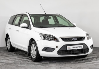 Подержанный автомобиль Ford Focus Wagon 2010 года (3 фото)