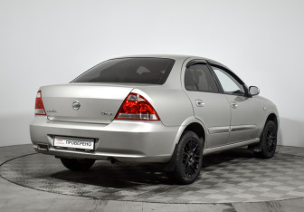 Подержанный автомобиль Nissan Almera Classic 2008 года (5 фото)