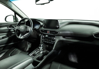 Подержанный автомобиль Hyundai Santa Fe 2019 года (9 фото)