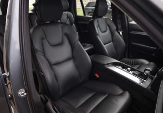 Подержанный автомобиль Volvo XC90 2019 года (27 фото)