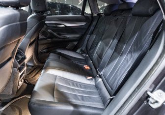Подержанный автомобиль BMW X6 2016 года (27 фото)