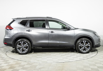 Подержанный автомобиль Nissan X-Trail 2021 года (4 фото)