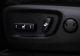 Подержанный автомобиль Toyota Land Cruiser Prado 2014 года (32 фото)