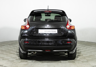 Подержанный автомобиль Nissan Juke 2014 года (6 фото)