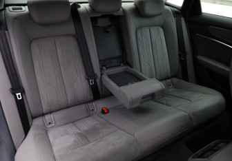 Подержанный автомобиль Audi A6 Sedan 2018 года (28 фото)