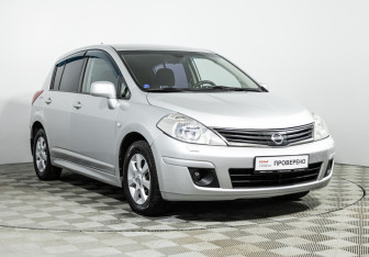 Подержанный автомобиль Nissan Tiida Hatchback 2010 года (3 фото)