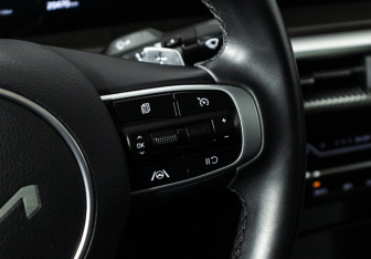 Подержанный автомобиль Kia K5 2022 года (26 фото)