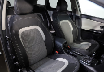 Подержанный автомобиль Kia Ceed Wagon 2017 года (22 фото)