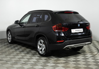 Подержанный автомобиль BMW X1 2012 года (7 фото)