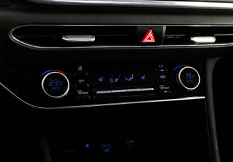 Подержанный автомобиль Hyundai Sonata 2020 года (15 фото)