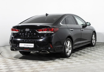 Подержанный автомобиль Hyundai Sonata 2018 года (5 фото)