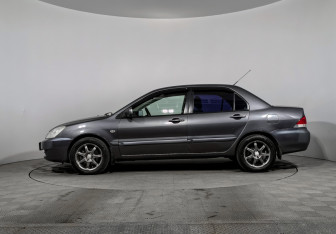 Подержанный автомобиль Mitsubishi Lancer Sedan 2006 года (8 фото)