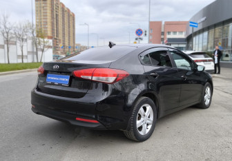 Подержанный автомобиль Kia Cerato Sedan 2018 года (4 фото)