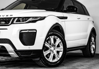 Подержанный автомобиль Land Rover Range Rover Evoque 2017 года (2 фото)