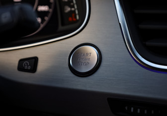 Подержанный автомобиль Audi Q7 2015 года (18 фото)