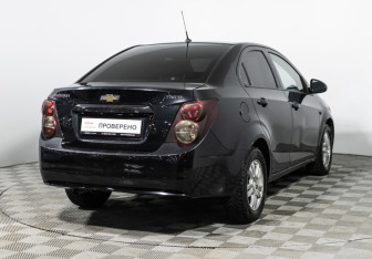 Подержанный автомобиль Chevrolet Aveo Sedan 2014 года (5 фото)