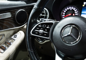 Подержанный автомобиль Mercedes-Benz GLC Coupe 2020 года (25 фото)