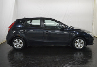 Подержанный автомобиль Hyundai i30 Hatchback 2010 года (4 фото)