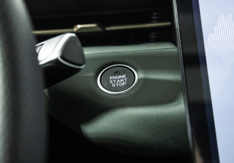 Подержанный автомобиль Changan Lamore 2024 года (18 фото)