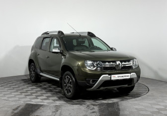 Подержанный автомобиль Renault Duster 2017 года (3 фото)