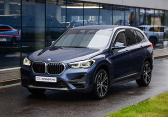 Подержанный автомобиль BMW X1 2021 года (3 фото)