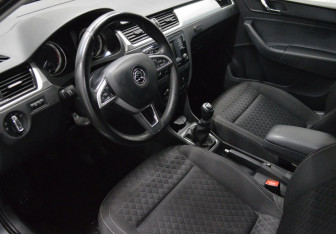 Подержанный автомобиль Skoda Rapid Liftback 2016 года (10 фото)