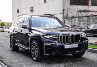 Подержанный автомобиль BMW X7 2019 года (5 фото)