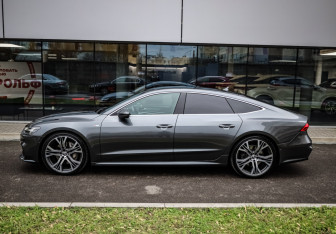 Подержанный автомобиль Audi A7 2018 года (7 фото)
