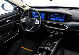 Подержанный автомобиль FAW Bestune T77 2023 года (18 фото)