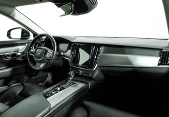 Подержанный автомобиль Volvo S90 2019 года (9 фото)