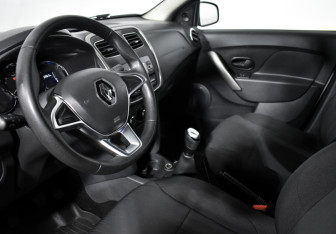 Подержанный автомобиль Renault Logan Sedan 2021 года (9 фото)
