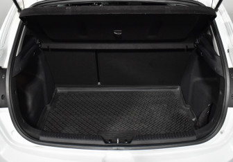 Подержанный автомобиль Kia Ceed Hatchback 2013 года (19 фото)