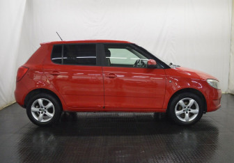 Подержанный автомобиль Skoda Fabia Hatchback 2013 года (4 фото)