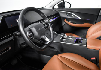 Подержанный автомобиль Omoda C5 2024 года (9 фото)
