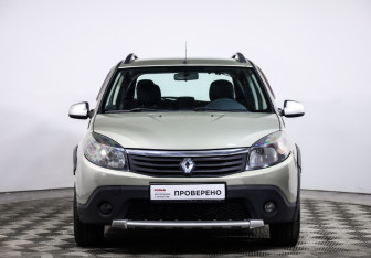 Подержанный автомобиль Renault Sandero 2012 года (2 фото)
