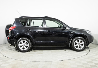 Подержанный автомобиль Toyota RAV4 2007 года (4 фото)