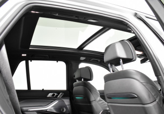 Подержанный автомобиль BMW X5 2020 года (25 фото)