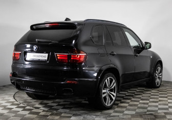Подержанный автомобиль BMW X5 2013 года (5 фото)