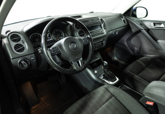 Подержанный автомобиль Volkswagen Tiguan 2012 года (11 фото)
