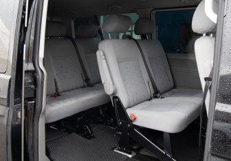 Подержанный автомобиль Volkswagen Caravelle 2008 года (14 фото)