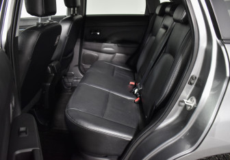 Подержанный автомобиль Mitsubishi ASX 2013 года (11 фото)