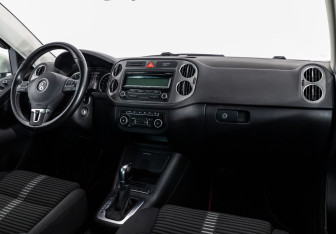 Подержанный автомобиль Volkswagen Tiguan 2011 года (9 фото)