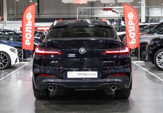 Подержанный автомобиль BMW X4 2018 года (8 фото)