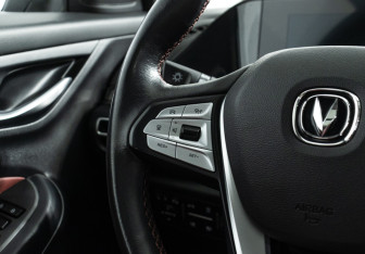 Подержанный автомобиль Changan Eado Plus 2023 года (22 фото)