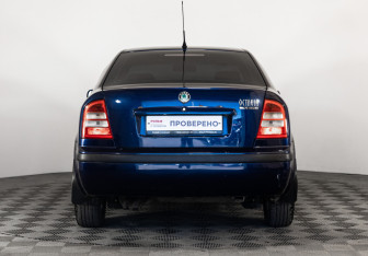 Подержанный автомобиль Skoda Octavia Liftback 2006 года (6 фото)