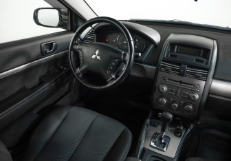 Подержанный автомобиль Mitsubishi Galant Sedan 2008 года (8 фото)
