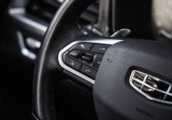 Подержанный автомобиль Geely Tugella 2024 года (12 фото)