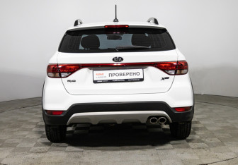 Подержанный автомобиль Kia Rio Hatchback 2018 года (6 фото)